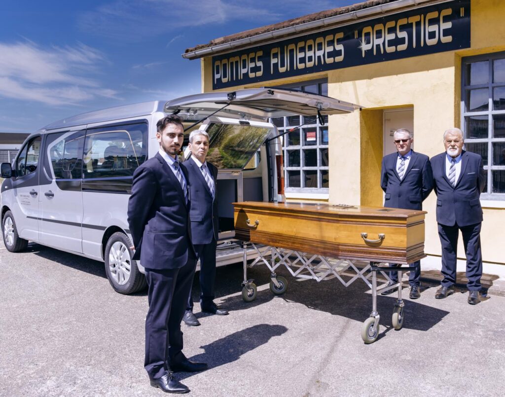 cercueil sur un chariot
